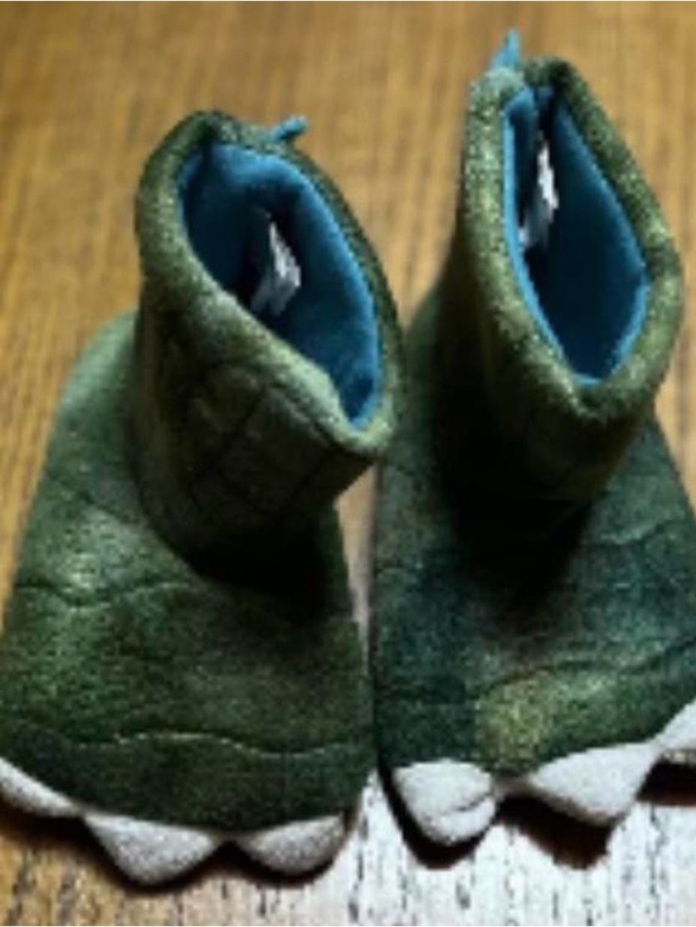 Cat & Jack Toddler Boys Green Dinosaur Claw Feet Slipper Boots Size S 12-24M
